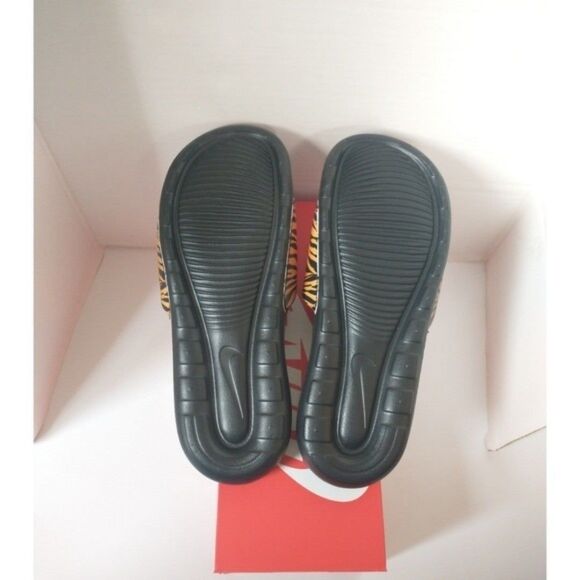 New! NIKE Women's Victori One Animal Print Slide Sandals Shoes Open-Toe - Picture 9 of 9